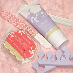 MK INTO THE GARDEN PEDICURE SET